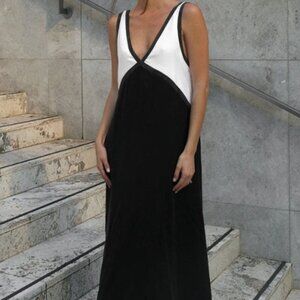 Jacky - Lightweight V-Neck Maxi Dress